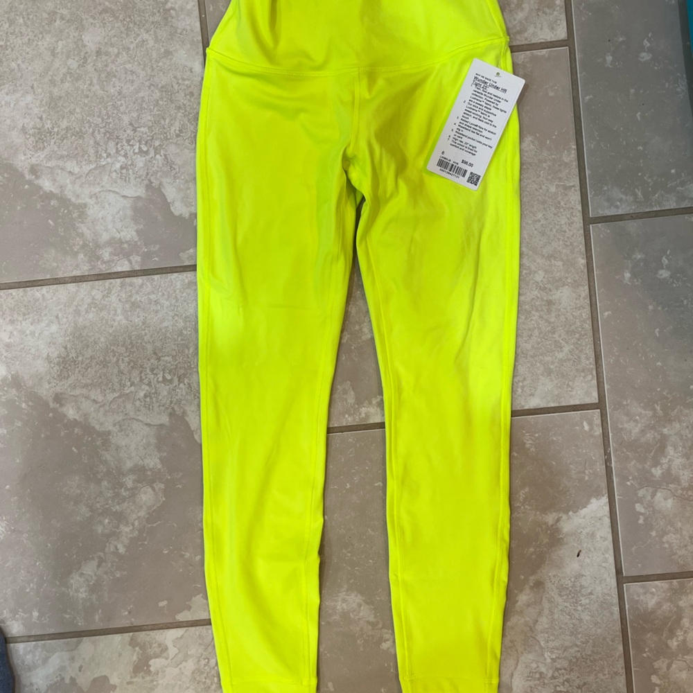 Lulu NWT neon wunder wunder lux size 6